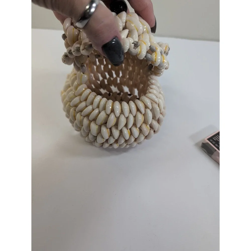 Shelly vintage cowrie